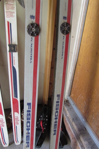 SKIS & POLES FOR THE WHOLE FAMILY