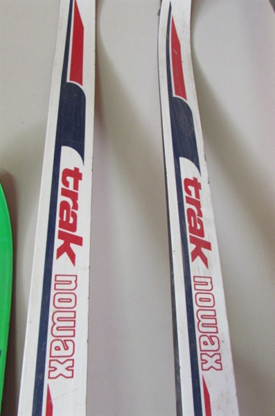 SKIS & POLES FOR THE WHOLE FAMILY