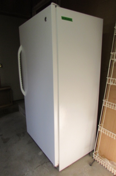 UPRIGHT GE FREEZER