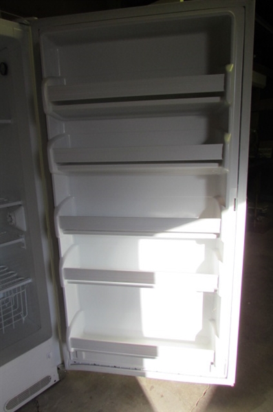 UPRIGHT GE FREEZER