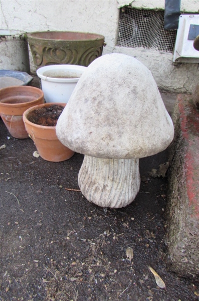 ASSORTED PLANTERS & MUSHROOMS