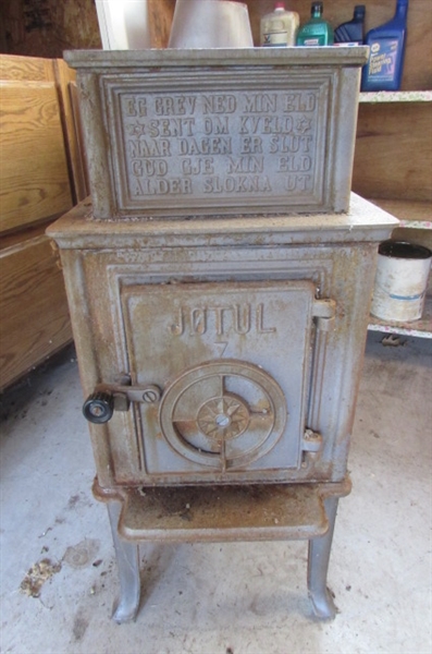 VINTAGE JOTUL WOOD STOVE