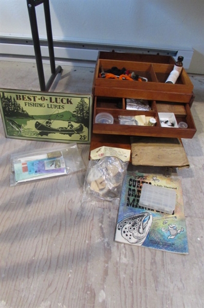 WOOD BOX WITH FLY TYING SUPPLIES & MORE