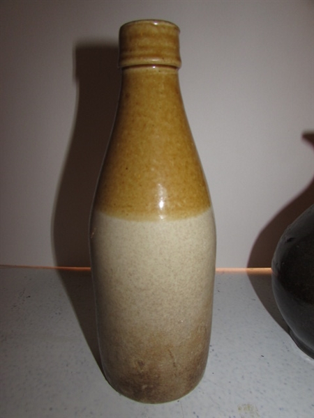 VINTAGE POTTERY VASE AND BOTTLE LOT