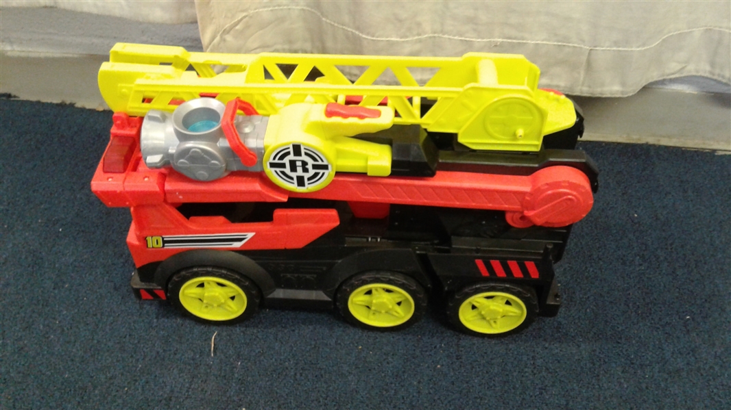  Fisher-Price Rescue Heroes Transforming Fire Truck with Lights & Sounds