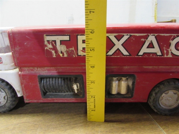 3 VINTAGE TEXACO TRUCKS