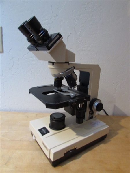 SWIFT M4000D MICROSCOPE