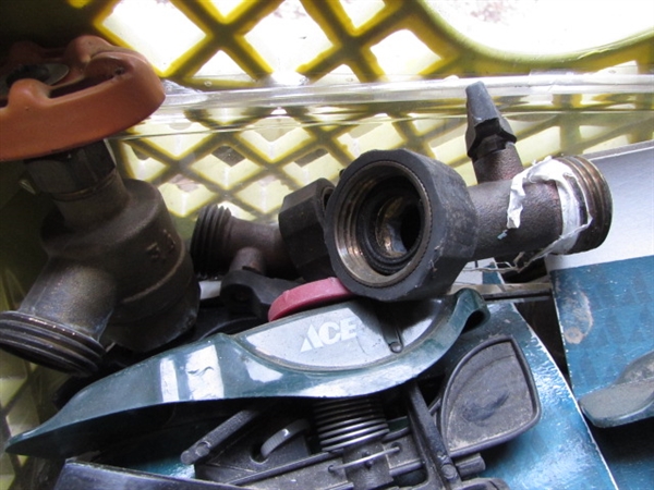 CRATE OF ASSORTED GARDEN SUPPLIES