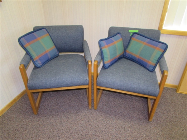 PAIR OF OAK FRAME UPHOLSTERED CHAIRS & ACCENT PILLOWS