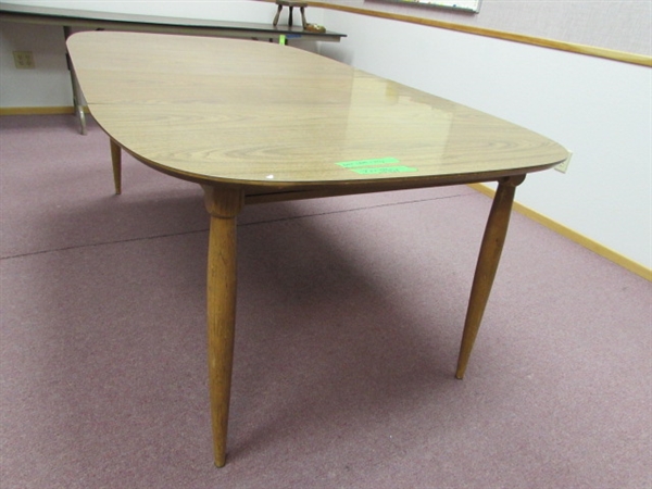 DINING TABLE WITH 2 LEAVES