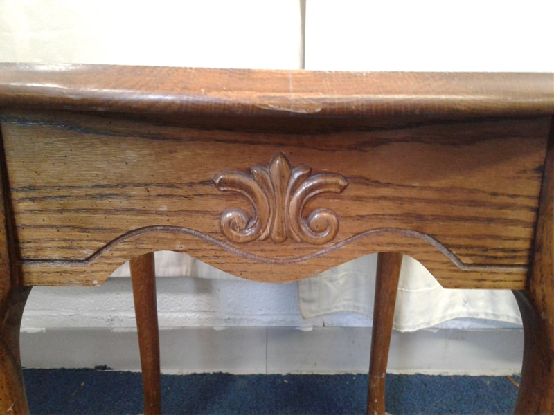 Vintage Oak Queen Anne End Table