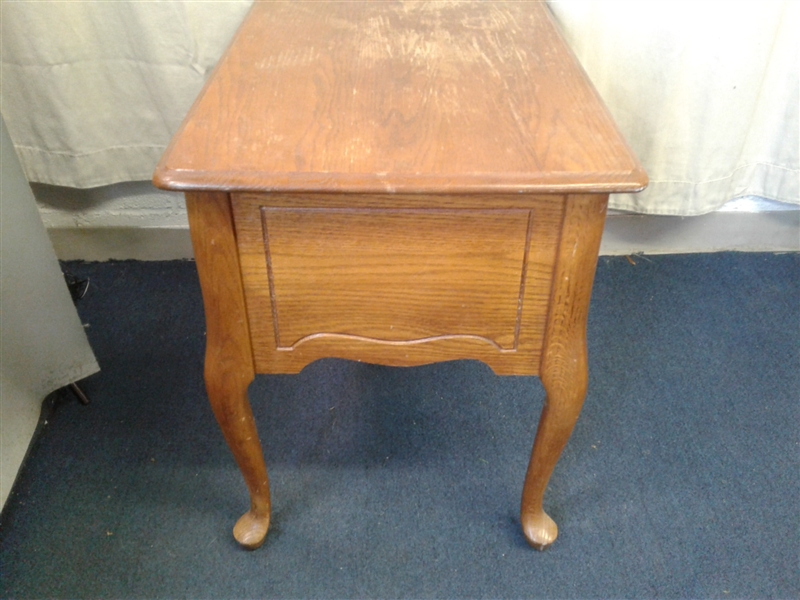 Vintage Oak Queen Anne End Table w/2 Drawers