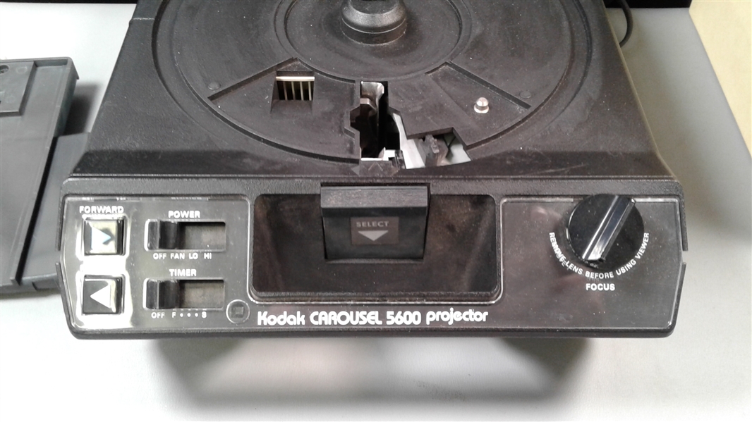 Kodak Carousel 5600 Projector w/9 Carousels