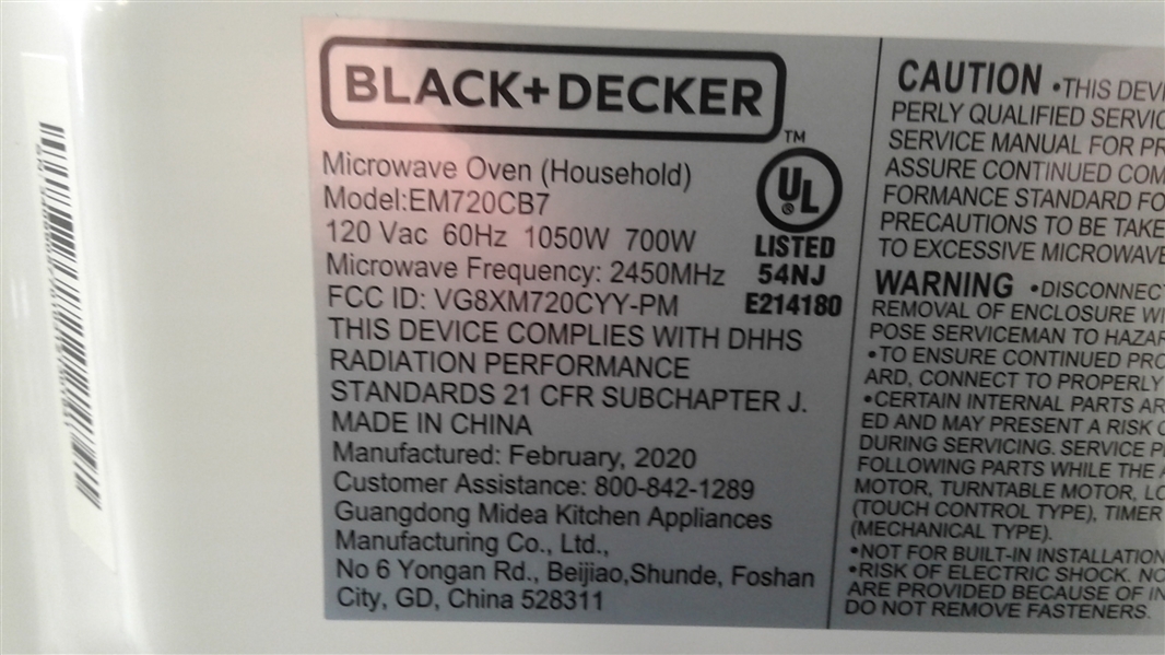 Black + Decker .7 Cu Ft 700W Microwave