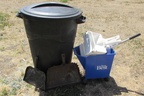 32 Gal Trash Can, Mop Bucket & Metal Dust Pan