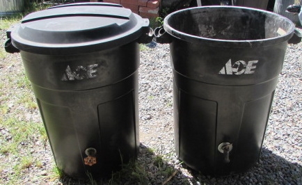 32 Gallon Trash Cans with Spigots-1 Lid