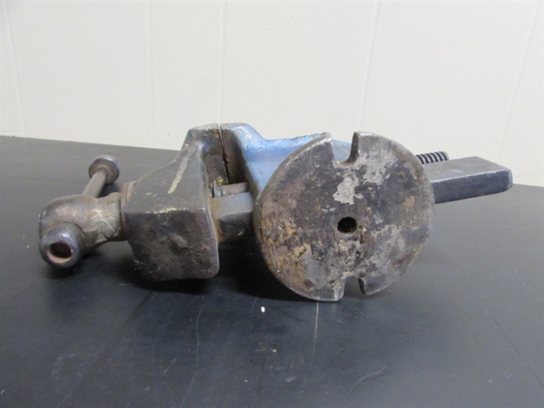 3 AMERICAN SCALE CO BENCH VISE/ANVIL