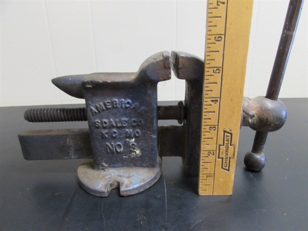 3 AMERICAN SCALE CO BENCH VISE/ANVIL