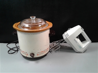 3 1/2 Quart Crock Pot & Black & Decker Electric Mixer 