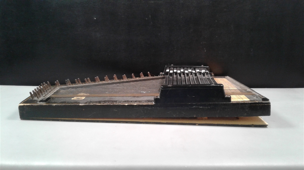 The Autoharp Vintage Primitive String Instrument