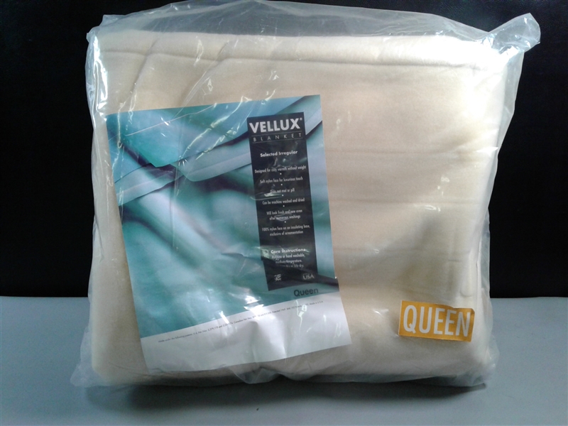 New- Vellux Queen Size Blanket
