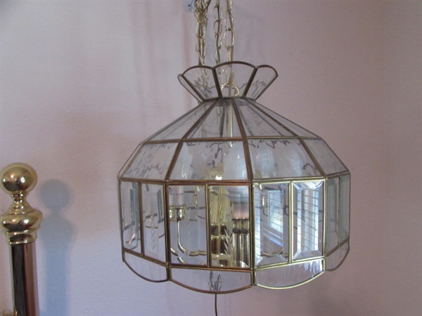 PAIR OF ETCHED GLASS HANGING LIGHTS
