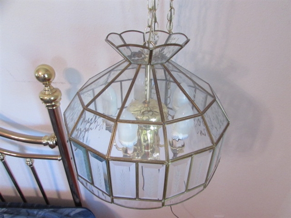 PAIR OF ETCHED GLASS HANGING LIGHTS