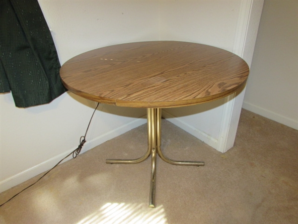 SMALL DINING TABLE WITH DROP SIDES
