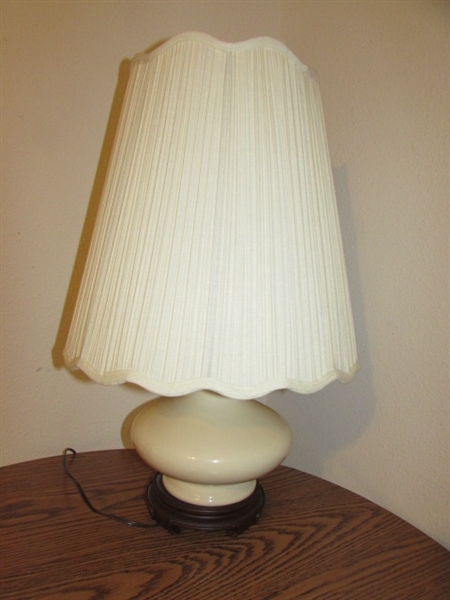 IVORY TABLE LAMP
