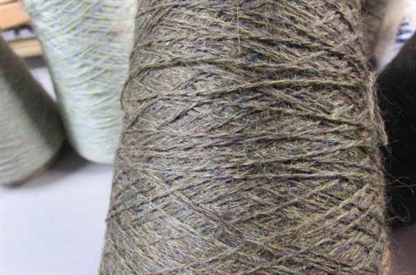 Adjustable Oak Needlework Loom, Yarn Cones, & Thread
