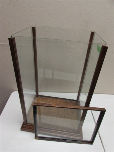 WOOD & GLASS DISPLAY CASE