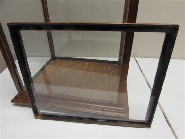 WOOD & GLASS DISPLAY CASE