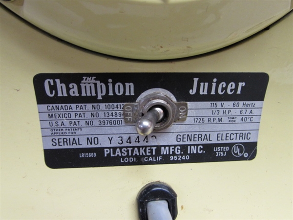 VINTAGE METAL CHAMPION JUICER