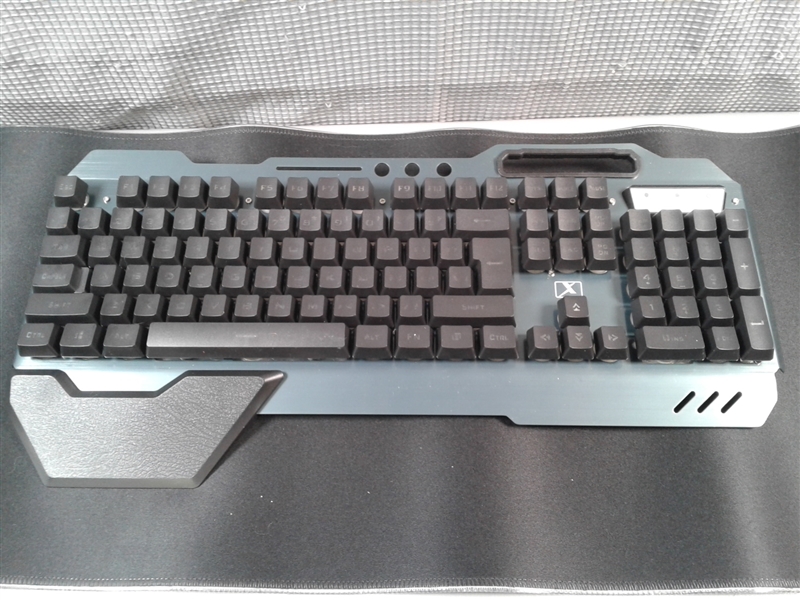 Wireless Gaming Keyboard and Mouse + Charging Mousepad