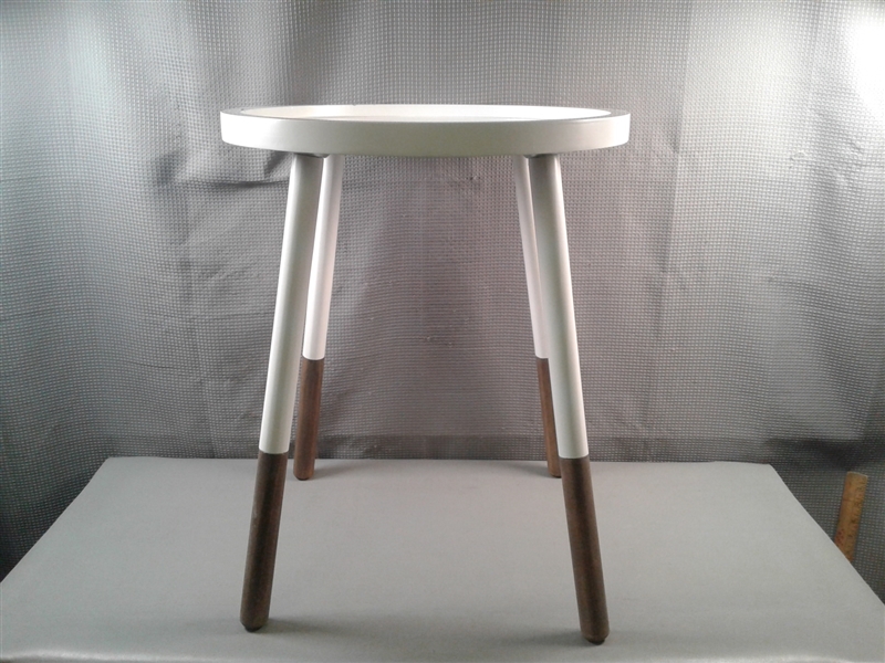 17 Round Side Table with 2 Tone Legs