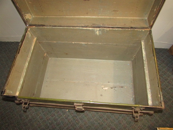 ANTIQUE TRUNK WITH TRAY