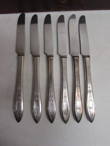 WM A ROGERS HEAVY ONEIDA FLATWARE SET WITH BOX