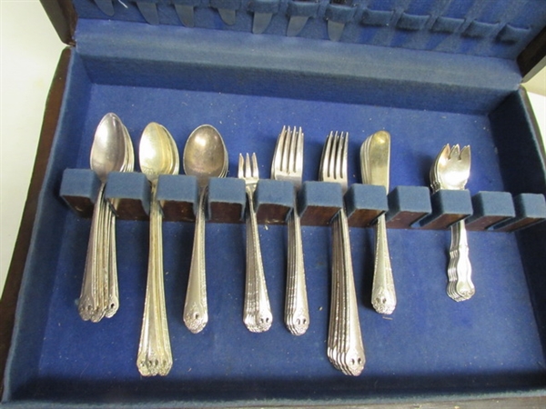 HOLMES & EDWARD INLAID SILVERPLATE FLATWARE IN WOOD BOX