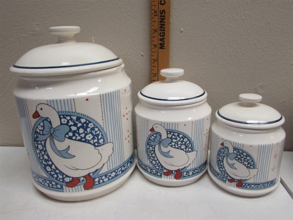 BLUE & WHITE GOOSE THEMED KITCHENWARE