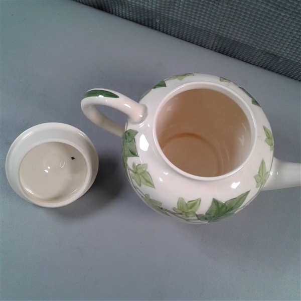 Vintage Franciscan Ivy(American) Teapot, Sugar w/Lid, & Creamer