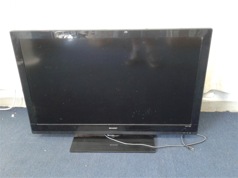 46 Sharp Flat Screen TV 