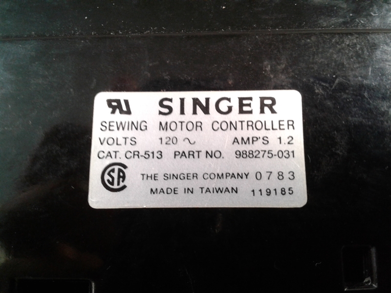 Singer Touch-Tronic 2010 Sewing Machine 