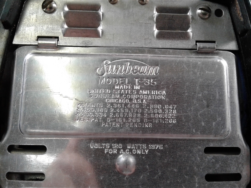 Vintage Sunbeam Model T-35 Radiant Control Auto Drop Toaster