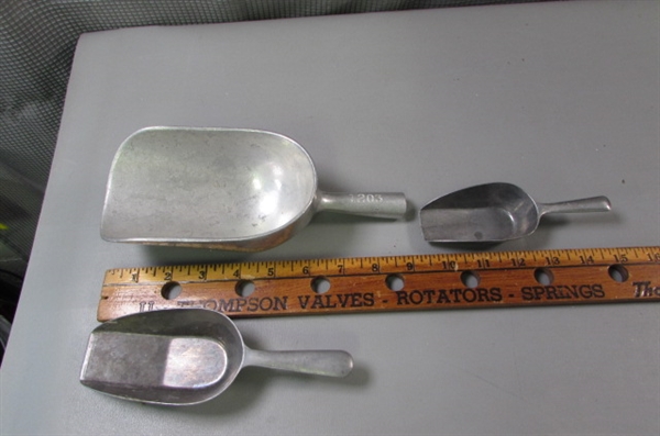 Vintage Mixing Bowls and Scoops