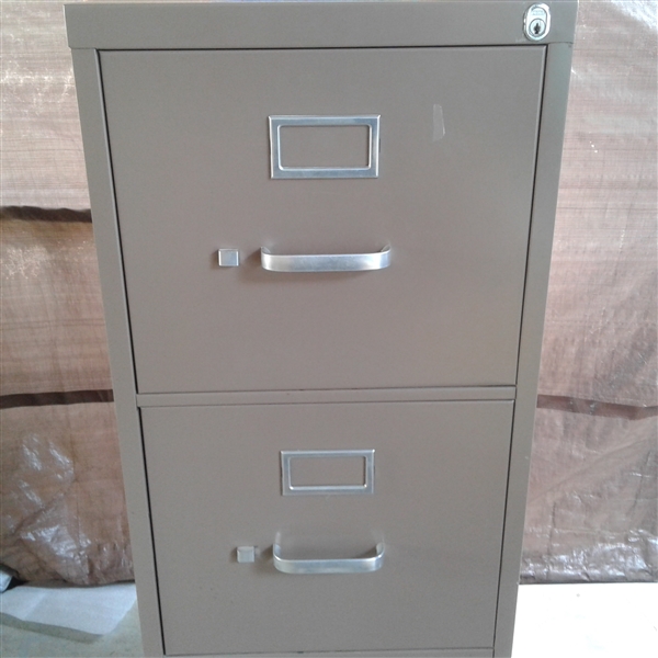 4 DRAWER FILE CABINET 