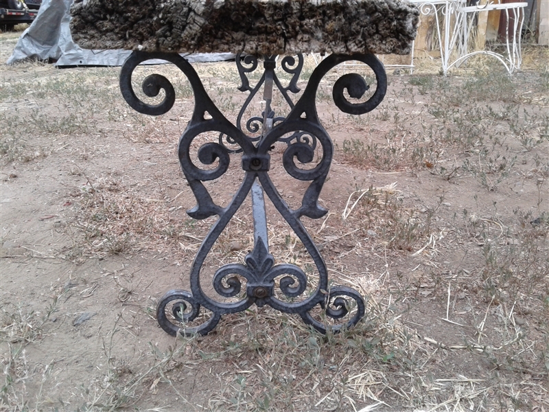 Cute Little Cast/Wrought Iron Bench