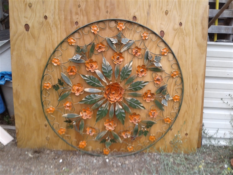 35.5 Round Metal Floral Decor