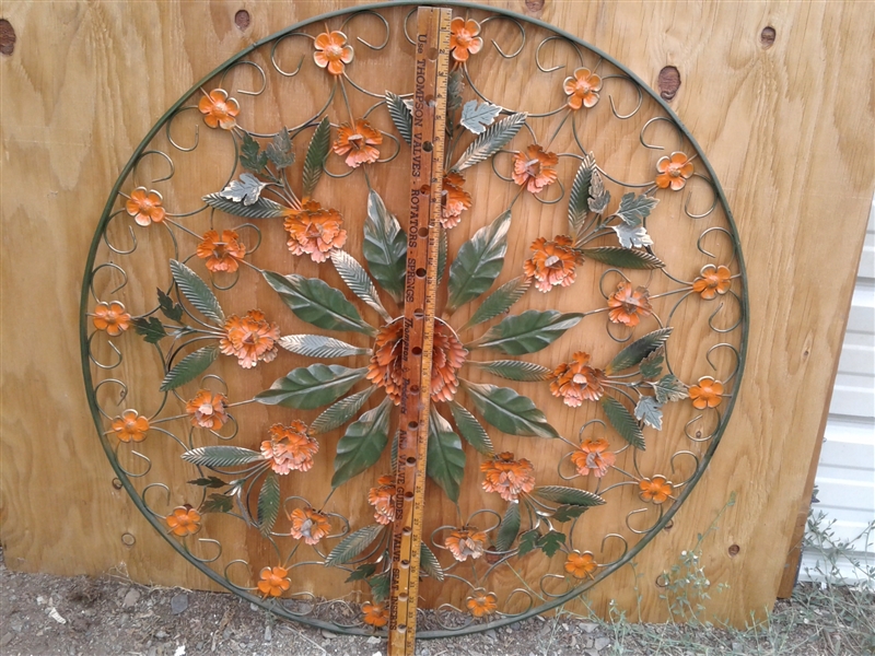 35.5 Round Metal Floral Decor