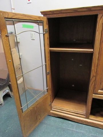 OAK MEDIA CENTER W/LEADED GLASS DOOR