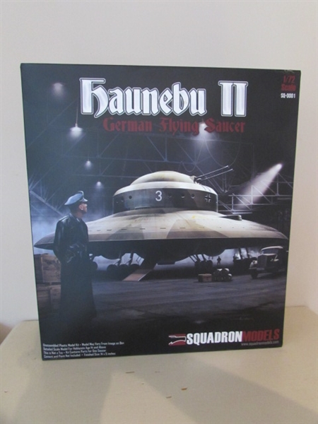 HAUNEBU II - GERMAN FLYING SAUCER MODEL